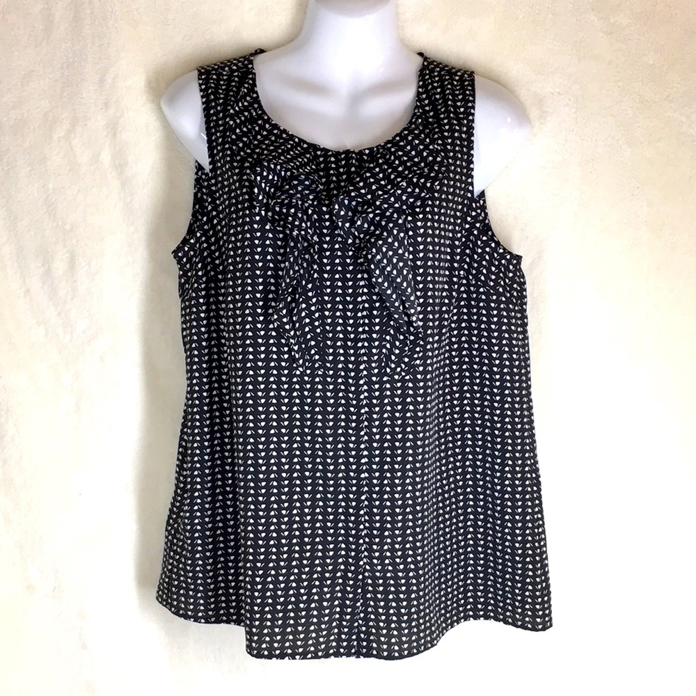 NWOT  M Ann Taylor LOFT Black and white Sleevesless Top